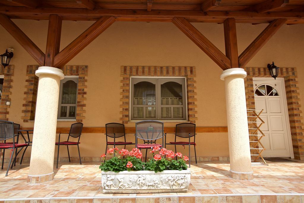 Hajdúszoboszló Fonix Apartmanhaz מראה חיצוני תמונה