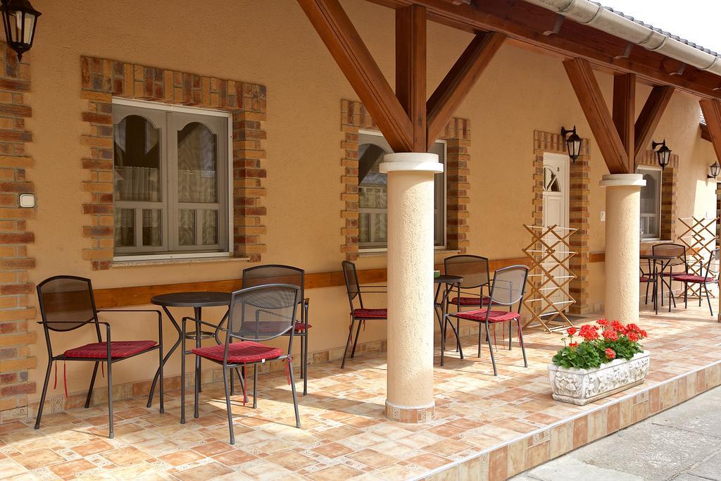 Hajdúszoboszló Fonix Apartmanhaz מראה חיצוני תמונה