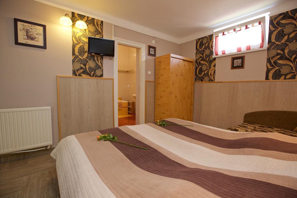 Hajdúszoboszló Fonix Apartmanhaz מראה חיצוני תמונה